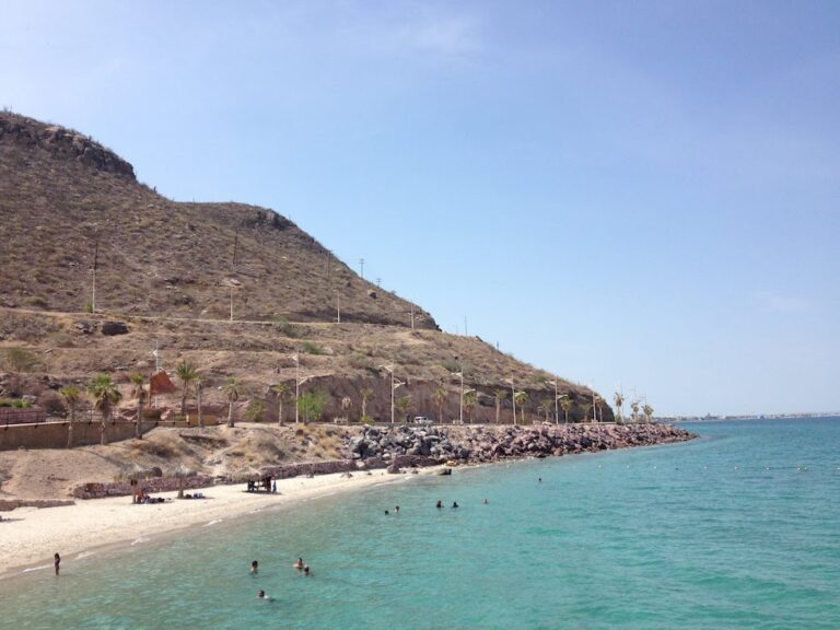 playa el coromuel escribodeviajes